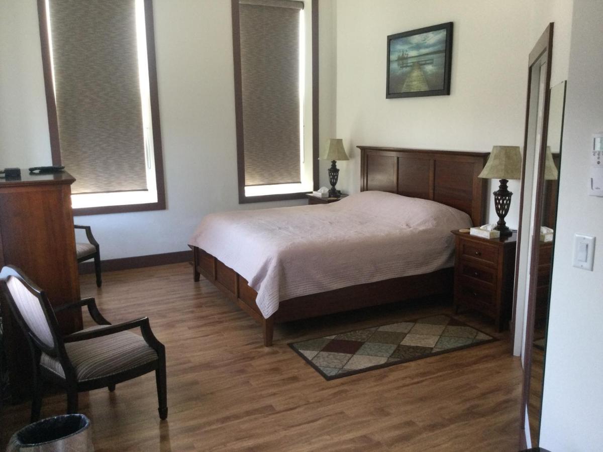 Inn Water